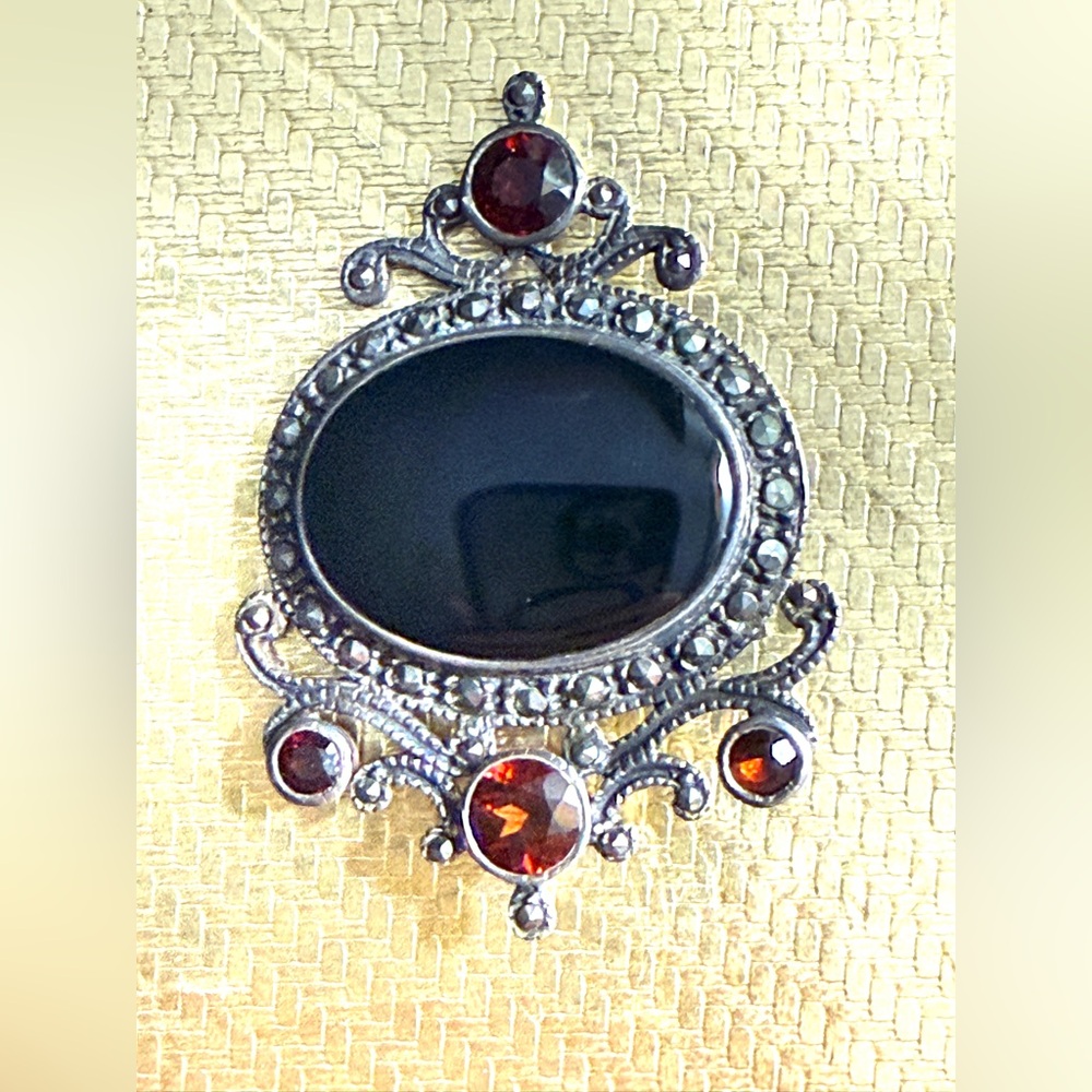 Vintage Gorgeous Black and Red Brooch.  Missing Clasp on One Side!
